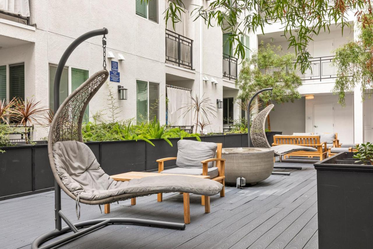 North Hollywood 2br W Pool Gym Roof Nr 101 Lax-935 Los Angeles